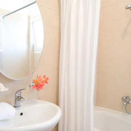 Luna Nydri (Lefkada)